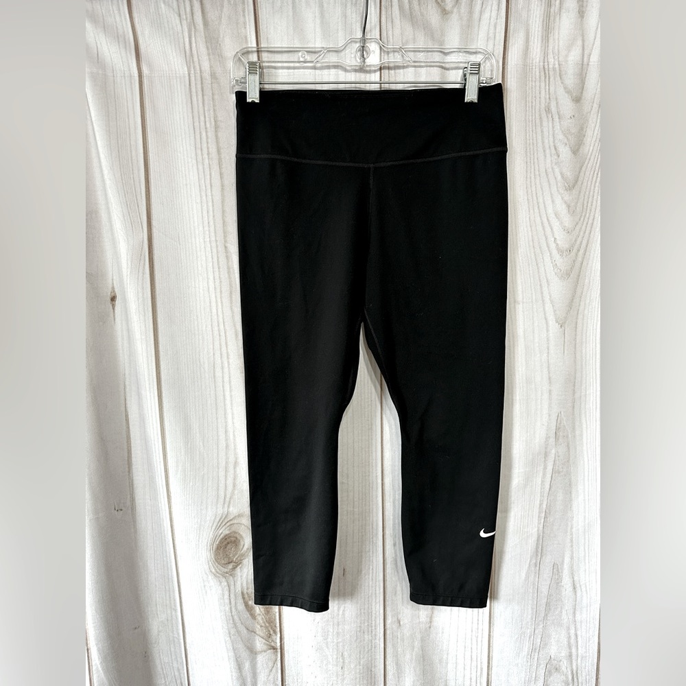 NIKE Dri Fit crop workout leggings